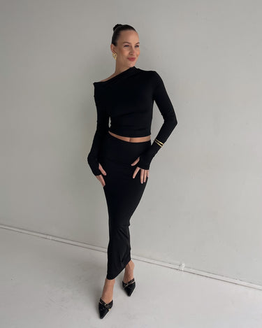 SCULPTED HEART STUD EARRINGS 18K GOLD PVD - STUDIO JO STORE